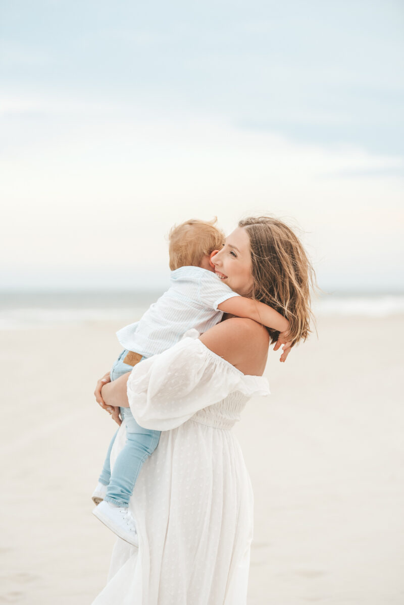 A Beach Family Maternity Photoshoot – Mamas Got Plans